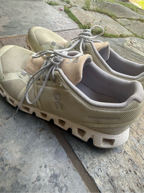 On Running Shoes - On Running Womens Cloud Sneakers